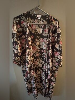 LuLaRoe Women’s Shirley Kimono Black with Pink and Cream Floral Print Large